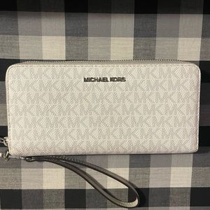 Michael Kors Large Wrislet